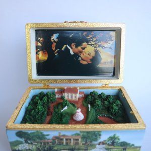 RARE Rhett Scarlett O'Hara Music Box